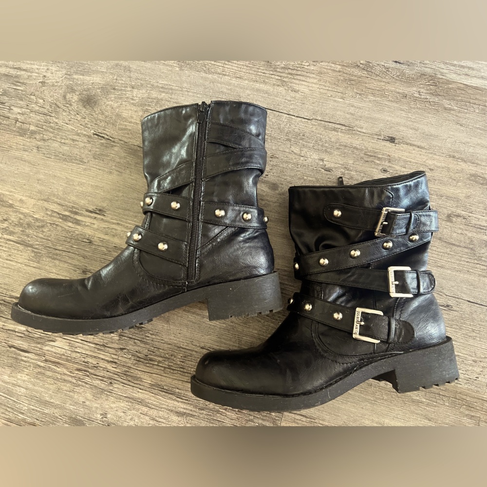 Guess leather boots! Size 9.